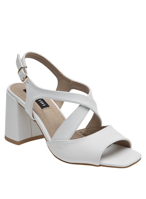 Elegante sandalia blanca de cuero para mujer, perfecta para un look pulido y altura estable.
