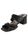 Elegante sandalia negra en cuero con taco de 8 cm, perfecta para looks casuales y eventos.