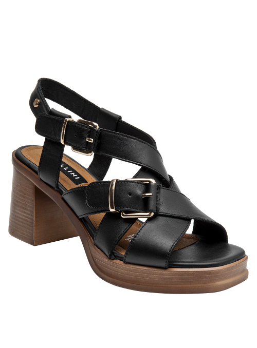 Sandalia negra de cuero con diseño versátil para días cálidos y salidas nocturnas.