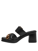 Diseño casual contemporáneo en cuero negro para distintas ocasiones.