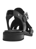 Sandalia casual negra de cuero para mujer, diseño versátil con líneas limpias y altura cómoda.