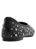 Ballerina negra de cuero, estilo clásico para mujer, adecuada tanto para la oficina como para salidas informales.