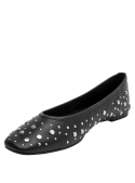 Ballerina de cuero negro para mujer con punta cuadrada y taco plano, ideal para un look casual y versátil.