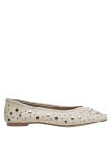 Calzado casual de cuero beige para mujer, versátil y práctico.