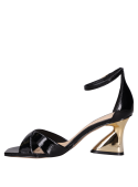 Sandalia negra de cuero con forro PU, estilo sofisticado y versátil para mujer.