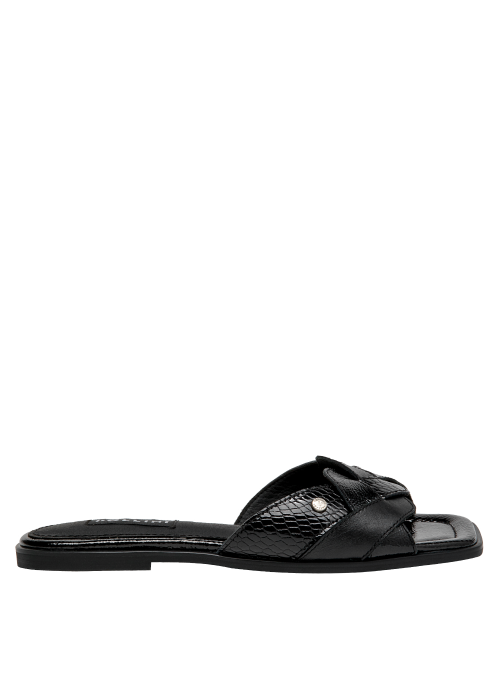 Zapato de cuero negro para mujer, con forro de microfibra y detalles depurados.