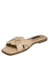 Sandalia plana de cuero beige para mujer con punta abierta y capellada limpia.