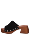Elegante sandalia negra de cuero con elevación cómoda de 6 cm, ideal para uso diario.