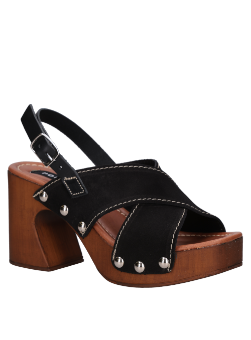 Calzado de cuero negro para mujer, estilo casual con forro de microfibra.