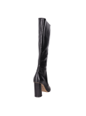 Calzado de vestir negro en cuero, estilo chic para mujeres que buscan comodidad y sofisticación.