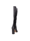 Calzado de vestir negro en cuero, estilo chic para mujeres que buscan comodidad y sofisticación.
