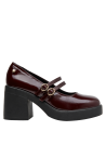 Zapato de charol burdeos para mujer, estilo moderno, recomendado para eventos sociales.