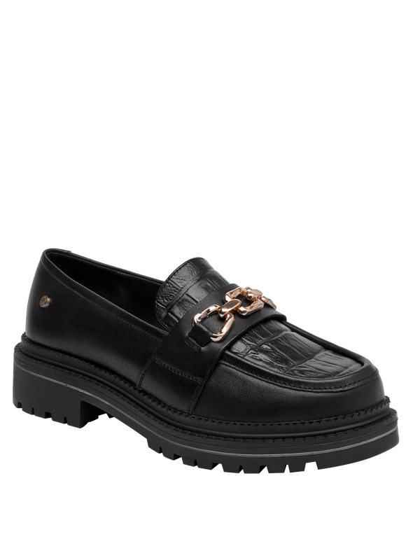 mocasín negro mujer cuero elegante, combina bien con vestidos y chaquetas de cuero.