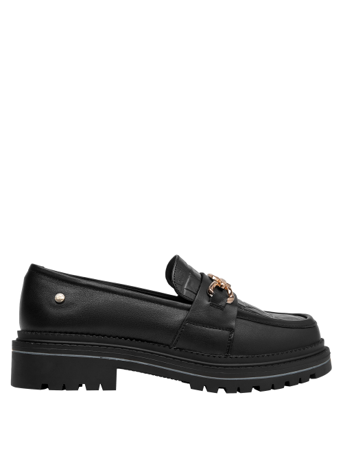 mocasín negro mujer cuero elegante, combina bien con vestidos y chaquetas de cuero.