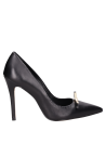 Zapatos de vestir en cuero negro para mujer, combinan con vestidos entallados y pantalones de sastre.