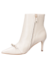 Botín beige de mujer en cuero, estilo vestir, ideal para oficina o noche especial.