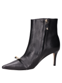 Botín negro de cuero para mujer, estilo vestir, ideal para ocasiones elegantes.