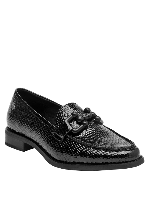 mocasín negro mujer con punta redonda, combina bien con pantalones o vestidos.