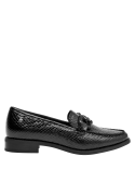 mocasín negro mujer de Pollini, diseño contemporáneo y versátil para diversas ocasiones.