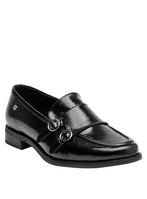 mocasín negro de cuero para mujer, estilo vestir, ideal para ocasiones formales.