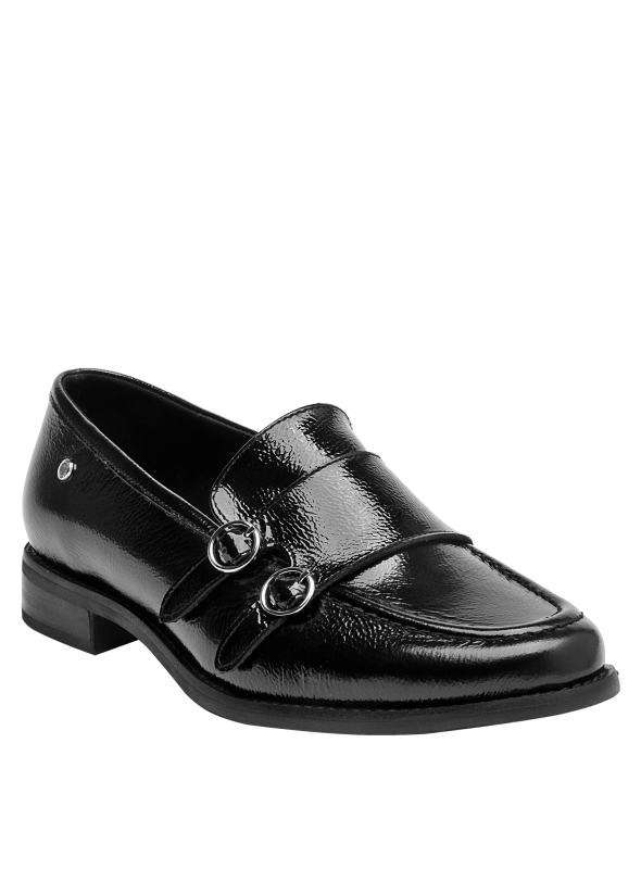 mocasín negro de cuero para mujer, estilo vestir, ideal para ocasiones formales.