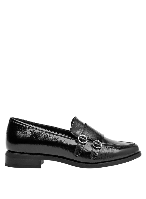 mocasín negro de cuero para mujer, estilo vestir, ideal para ocasiones formales.