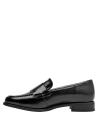 mocasín negro de cuero para mujer, estilo vestir, ideal para ocasiones formales.