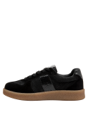Zapatillas negras de cuero para mujer, taco plano de 2 cm, recomendadas para comodidad en actividades diarias.