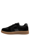 Zapatillas negras de cuero para mujer, taco plano de 2 cm, recomendadas para comodidad en actividades diarias.