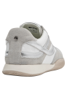 Calzado casual blanco de mujer, cómodo taco plano, ideal para un estilo vibrante.
