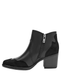 Calzado elegante negro para mujer, botín con tacón bloque, ideal para ocasiones especiales.