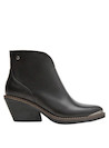 Botín negro con taco bloque de 6.5 cm, ideal para un look chic y atractivo.