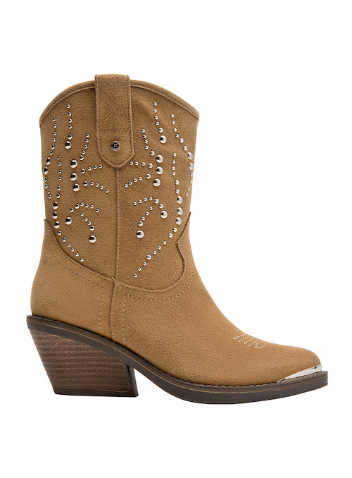 Bota de mujer en cuero camel, perfecta para un look moderno y sofisticado.