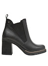 Botín negro de cuero con tacón de 9 cm, ideal para un look chic y contemporáneo.