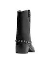 Calzado femenino de cuero negro, con punta puntiaguda y acabado brillante, perfecto para ocasiones especiales.