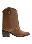 Botines de mujer en cuero camel, con taco bloque de 6 cm, combinan comodidad y estilo.