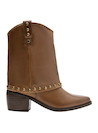 Botines de mujer en cuero camel, con taco bloque de 6 cm, combinan comodidad y estilo.
