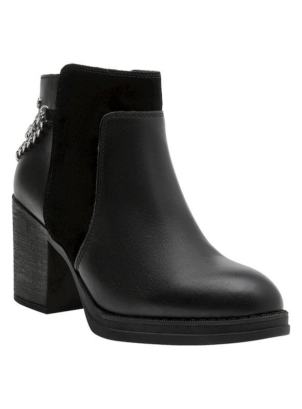 Botín negro con taco bloque, comodidad y estilo en cada paso para actividades diarias.