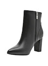 Botín negro de cuero para mujer, estilo casual, con diseño elegante y acabado mate.