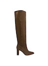 Bota de mujer en cuero café, textura lujosa que complementa outfits modernos y sofisticados.