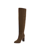 Bota de cuero suave en tono café, estilo contemporáneo perfecto para looks diarios.