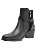 Botín negro de mujer en cuero, estilo casual con acabado suave y brillante.
