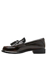 Mocasines de vestir en cuero café, perfectos para un look sofisticado y moderno.