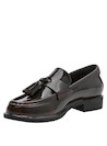 Mocasines de cuero café para mujer, ideales para ocasiones casuales o formales.