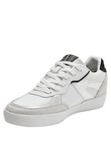 Zapatilla blanca de cuero para mujer, estilo casual con detalles metalizados y acabado brillante.