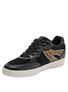 Zapatilla casual de cuero negro con taco plano de 3 cm, perfecta para el día a día.