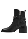 Botín negro de cuero para mujer, con silueta estilizada y cómoda, ideal para actividades cotidianas.