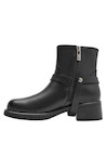Botín casual para mujer en cuero negro, perfecto para un look moderno y atractivo.