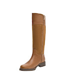 Bota de cuero camel con diseño elegante, ideal para combinar con jeans ajustados.