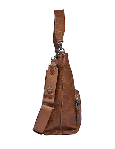 Detalles de los bolsillos del bolso Pollini en color camel, mostrando su diseño práctico y elegante.